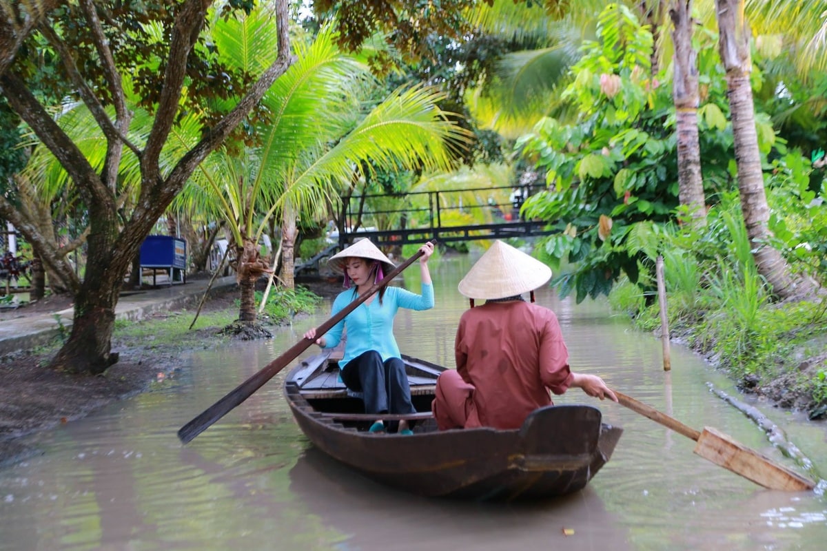 Làng du lịch Ông Đề có không gian miệt vườn gần gũi, cùng ẩm thực đồng quê hấp dẫn